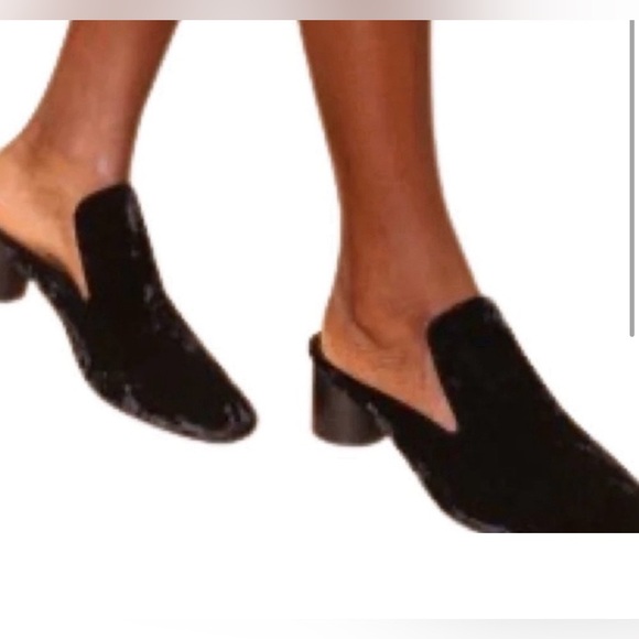 Intentionally Blank Black Crushed Velvet Square Toe Mule Size 10 - Picture 2 of 9